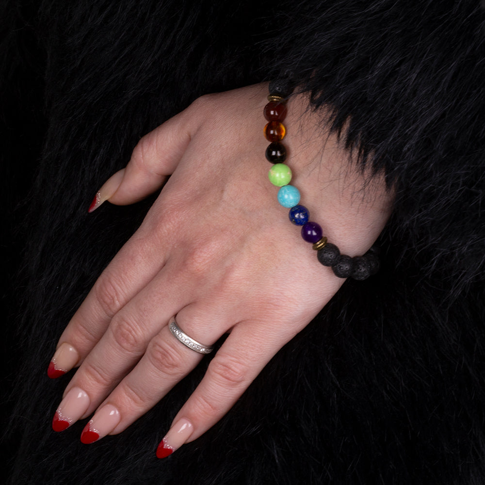 Náramek z čakry z lávového kamene – 20 cm, ohebný, se zlatou dekorací