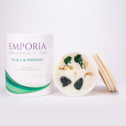 Emporia Organics Skleněná Svíčka: Fiji - MÍR & MOUDROST, s Malachitem, s vůní divoké hrušky a pačuli, 100% sójový vosk, 230 g